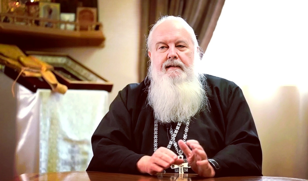 Александр Лебедев — протоиерей, протопресвитер Русской православной церкви заграницей, настоятель Спасо-Преображенского собора (г. Лос-Анджелес).