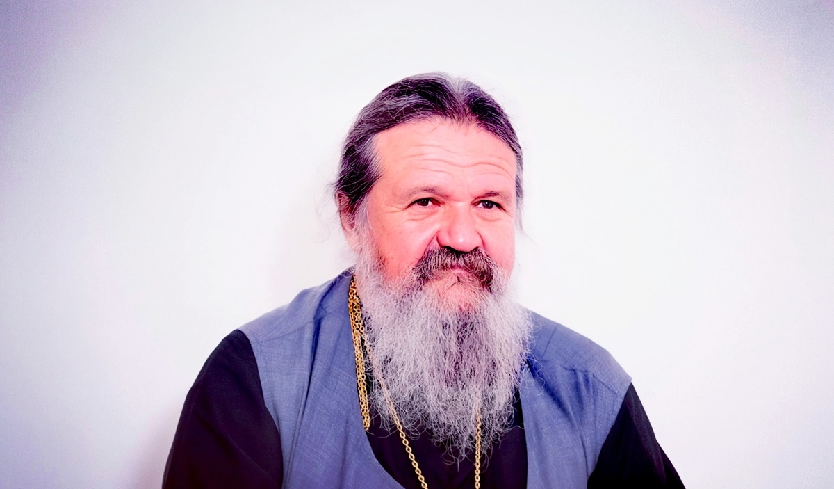 Андрей Лемешонок — протоиерей, настоятелей Свято-Елисаветинского Храма (г. Минск), писатель, проповедник.