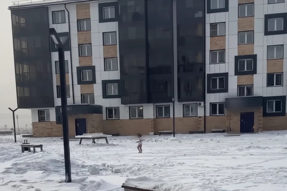    Сбежавшую из дома босиком в мороз девочку в Туве спас случайный прохожий. Фото: МВД РТ.