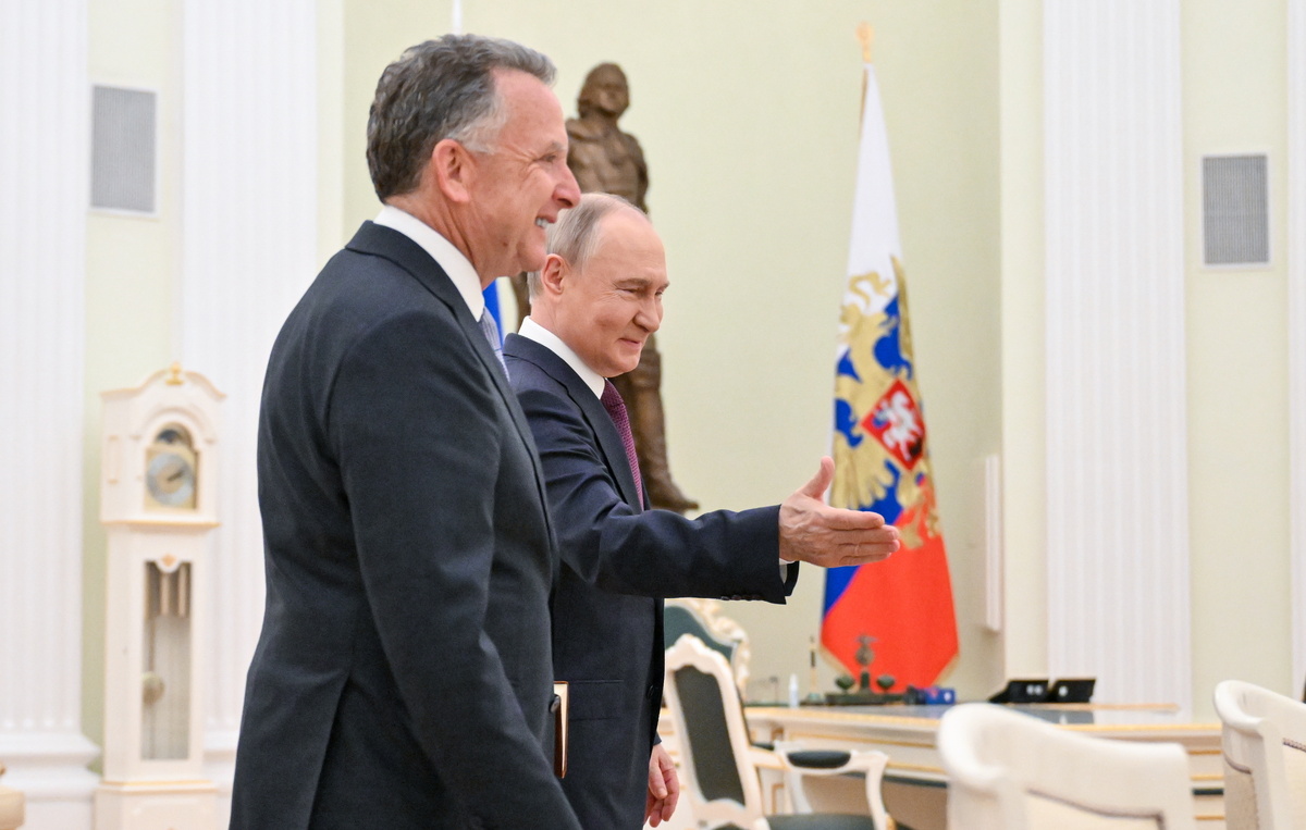    Специальный посланник президента США Стивен Уиткофф и президент РФ Владимир Путин  Кристина Кормилицына/POOL/ТАСС