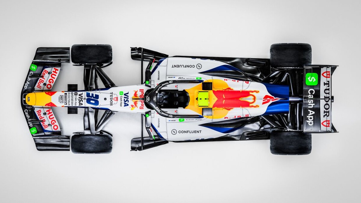 Болид Visa Cash App Racing Bulls F1 Team