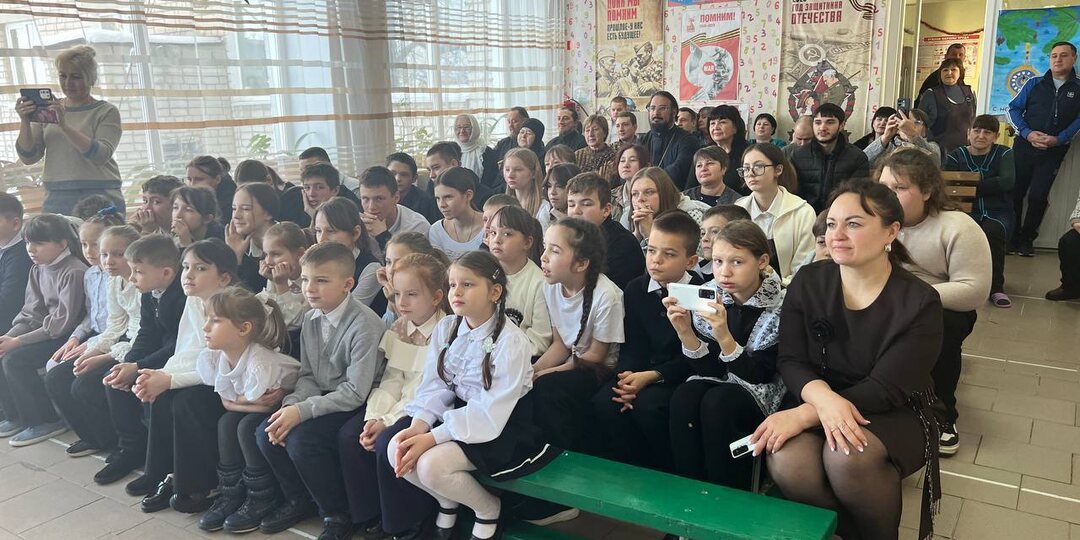 Архимандрит Иоанн (Сухина), наместник Вознесенского мужского монастыря, в дни Рождественских святок посетил Хорошенскую среднюю школу имени