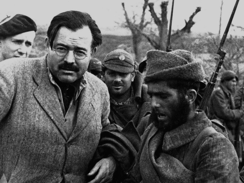 Хемингуэй в рядах интербригад на войне в Испании