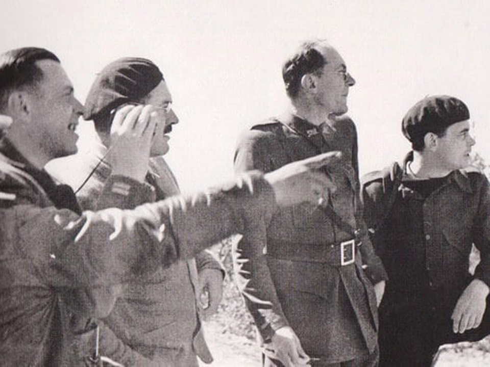 Хемингуэй в рядах интербригад на войне в Испании