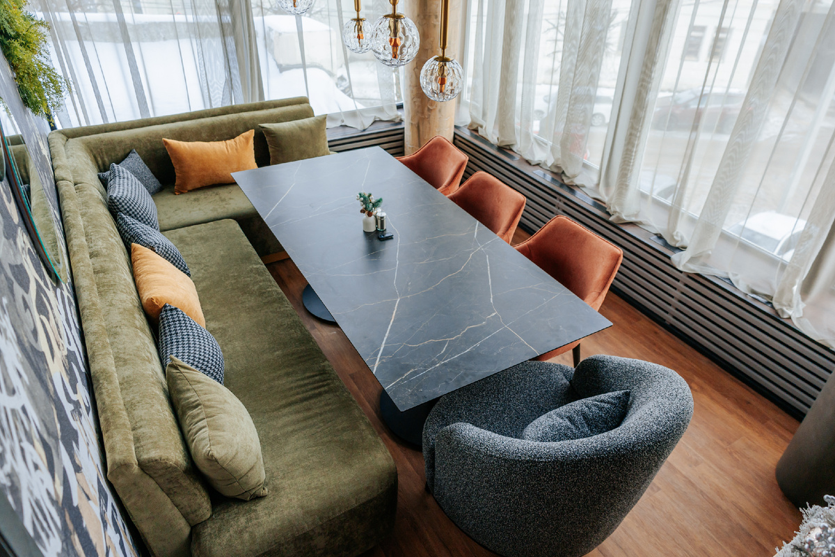 Ресторан Дилемма, г. Владимир. На фото стол размера 2200х1000 мм