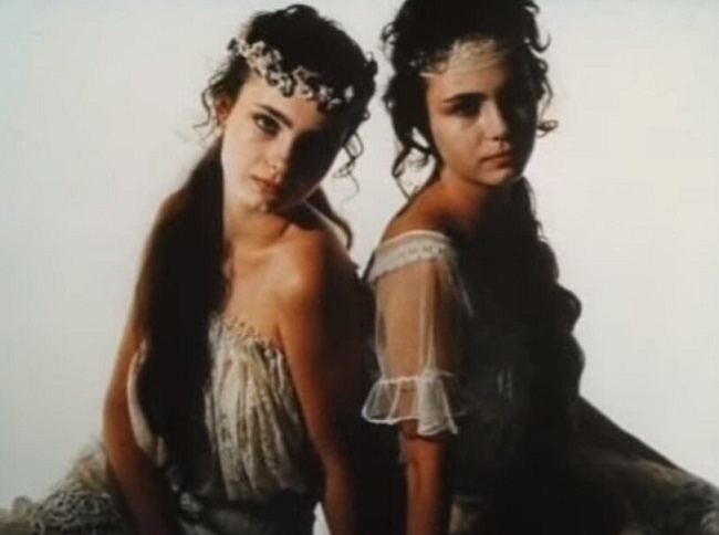 Кадр из фильма «Сестрички Либерти» (1990). Скриншот.