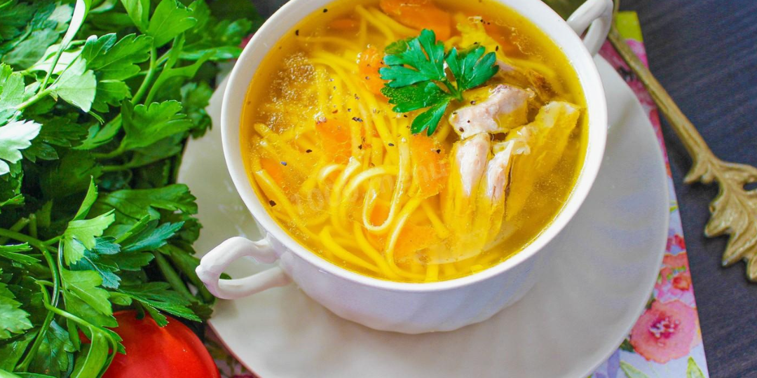 Как улучшить куриный бульон: простые приёмы, о которых знают не все