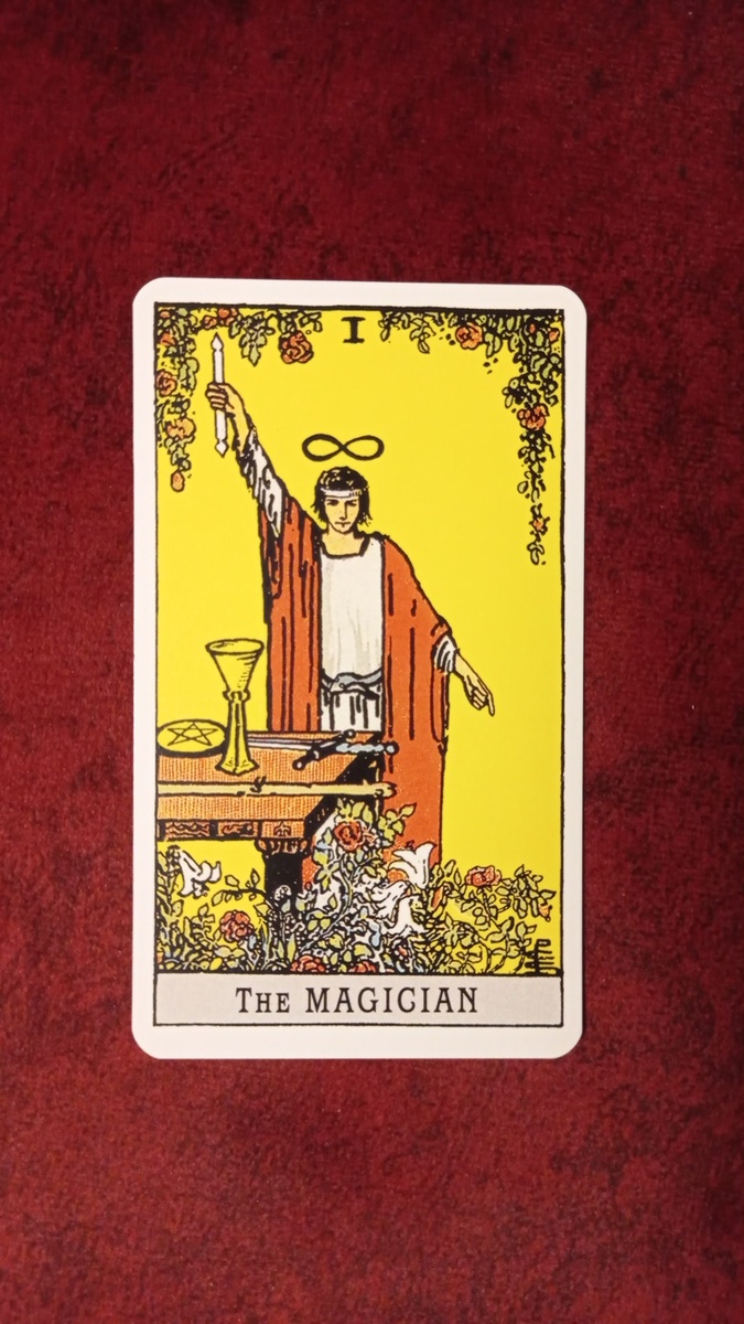 Профессиональный оригинал колоды Таро Артура Уэйта. Плотность, качество, оригинальные цвета.