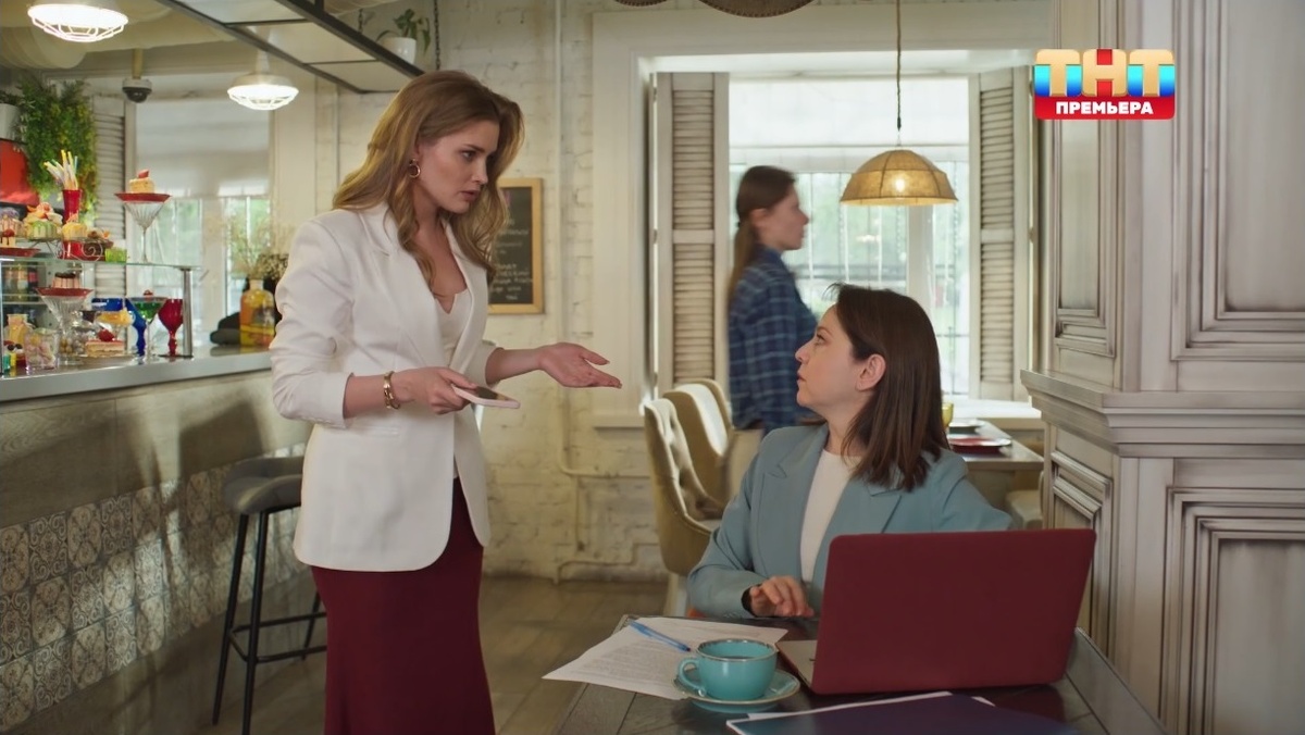 Ева и Таня. Скриншот для канала "Смотрим вместе".