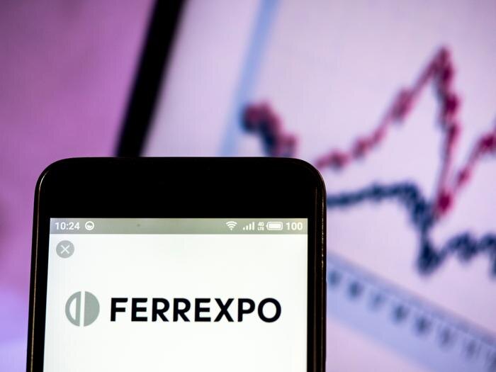 Обложка © Shutterstock / FOTODOM / IgorGolovniov