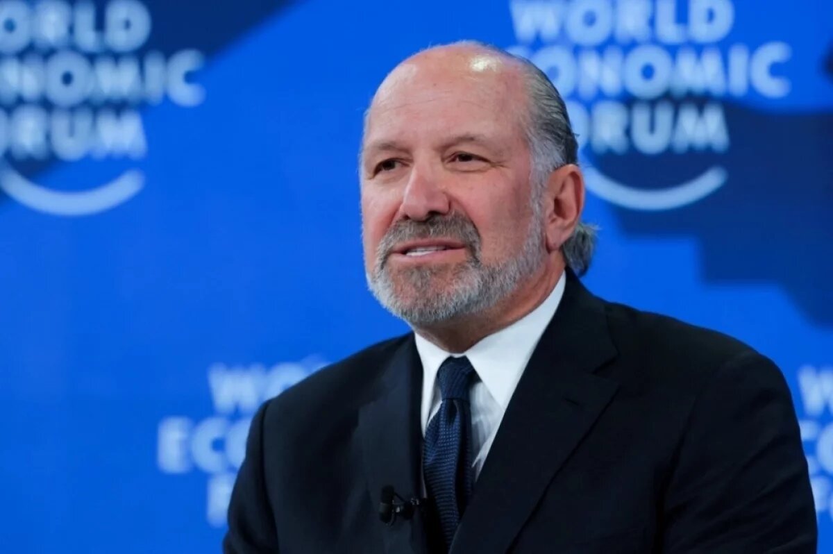    FT: минторга США Лютника освистали в Давосе из-за резких высказываний