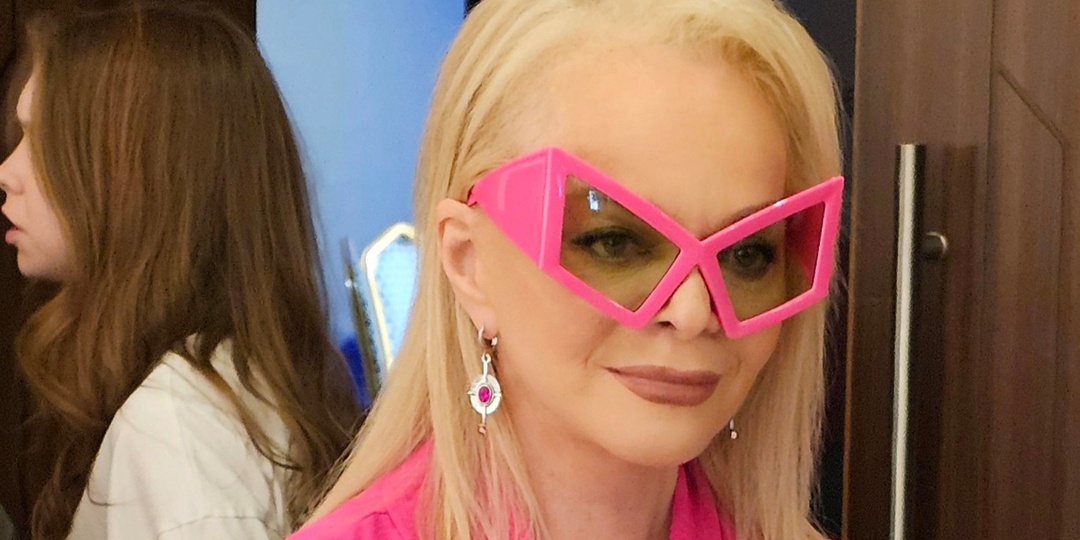 Лариса Долина обратилась к сдающим билеты поклонникам с пламенной речью: Очень дорожу вами!