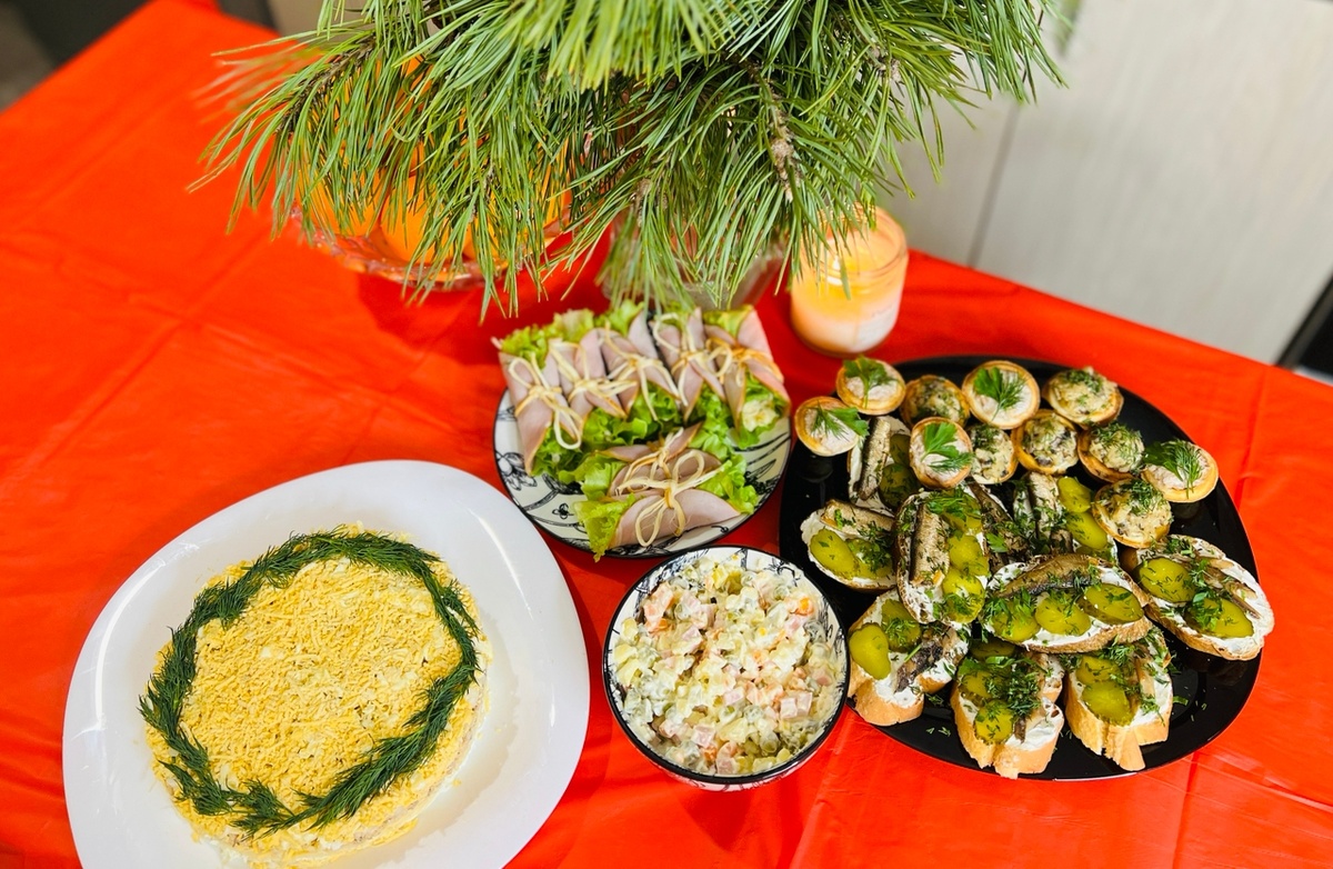 Мой домашний мини стол на Новый год