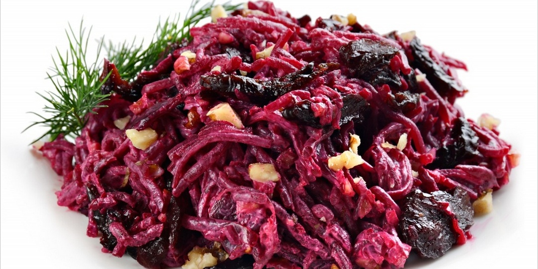 🥗 Салат из свёклы с черносливом и грецкими орехами