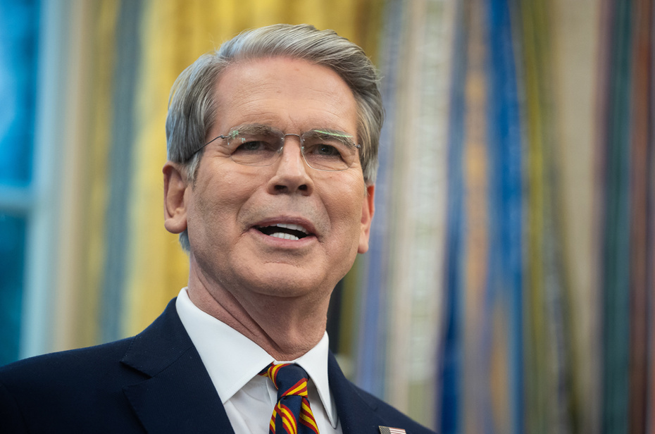    Francis Chung — Pool via CNP/Keystone Press Agency/Global Look Press