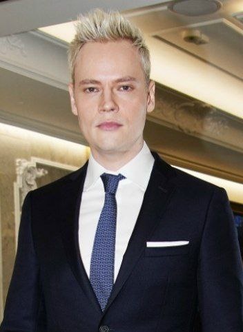 SHAMAN перед выходом на сцену. 