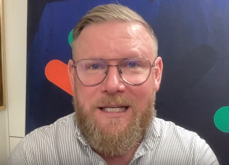 Фото: Prt Scr rutube.ru / Песке + Peske