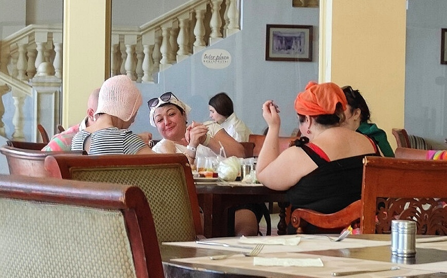 Что выдаёт туриста из России за границей без слов