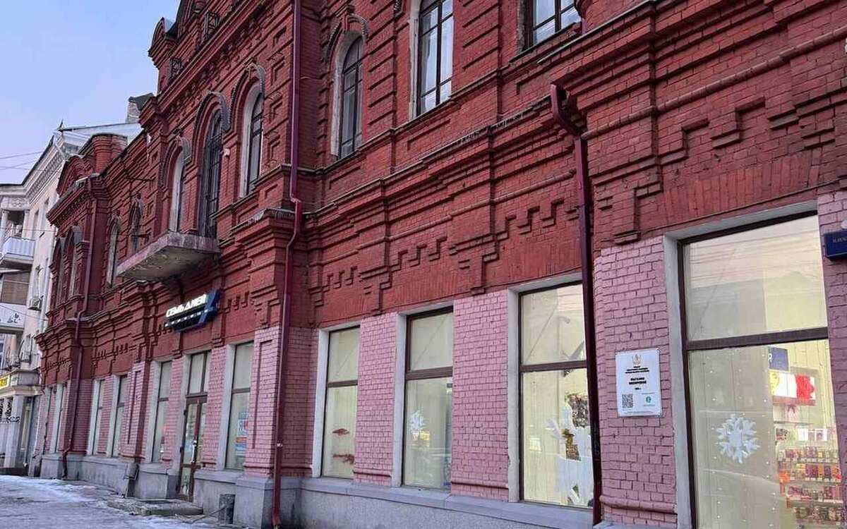    Власти увидели признаки нарушения закона при перекраске «Дома Вяхиревой» в Воронеже Фото – Оксана Знова