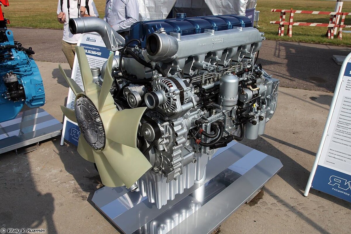   Двигатель ЯМЗ-652