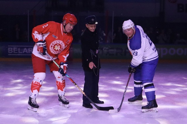    К вечеру на трибунах Брестского ледового дворца не было свободного места. / Анна Богдан