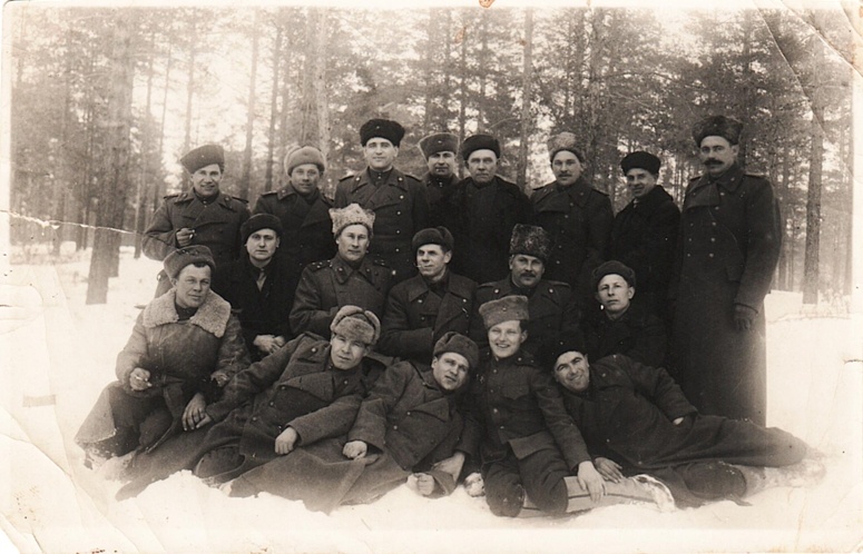 Крайний с права Харченко Н.В.