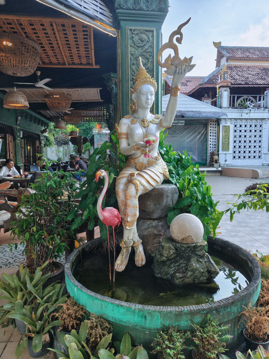 На территории отеля 