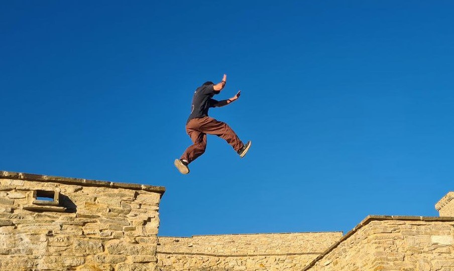 Мастер паркура из Грозного стал героем выпуска «Улицы Кавказа»