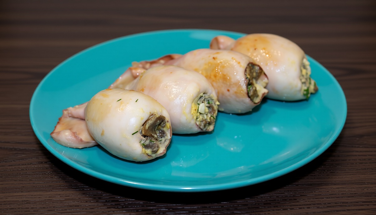 Кальмар, фаршированный грибами в су-вид