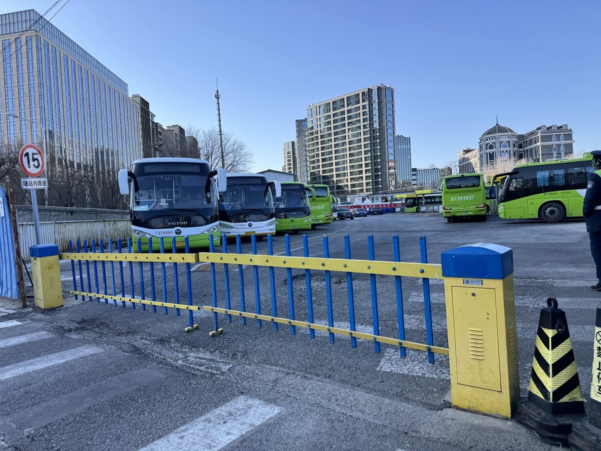 Вот так выглядит станция, отсюда будет выезжать ваш автобус уже вместе с вами 