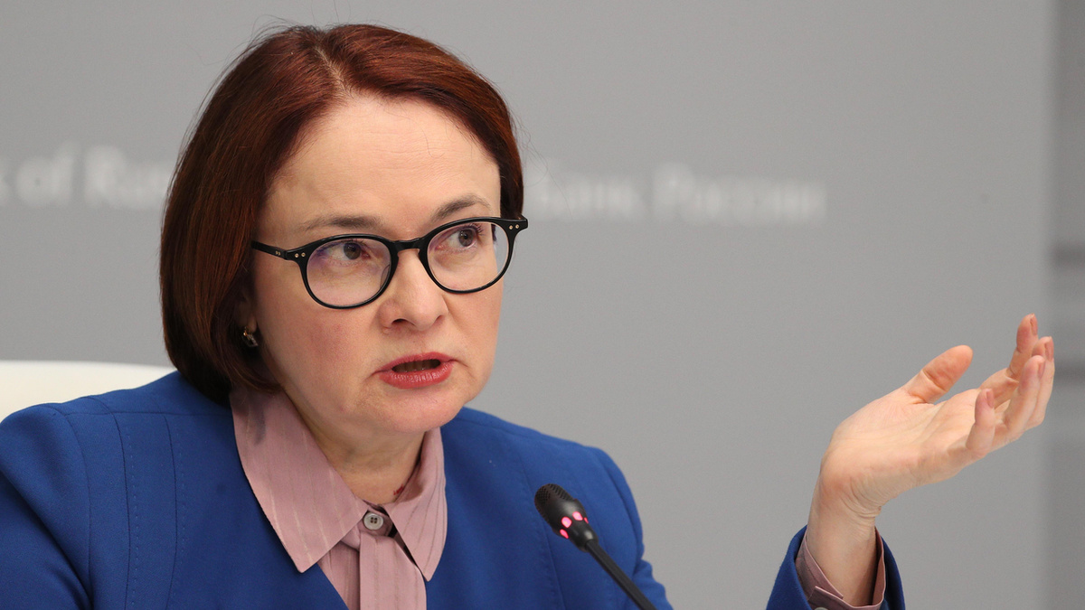 Юрист объяснил почему тем, кто не оплачивает ЖКУ грозит блокировка карты