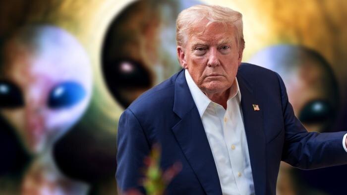 Депутат Делягин объяснил, почему Трамп заговорил об инопланетянах именно сейчас. Обложка © Shutterstock / FOTODOM / PeopleImages, Jonah Elkowitz