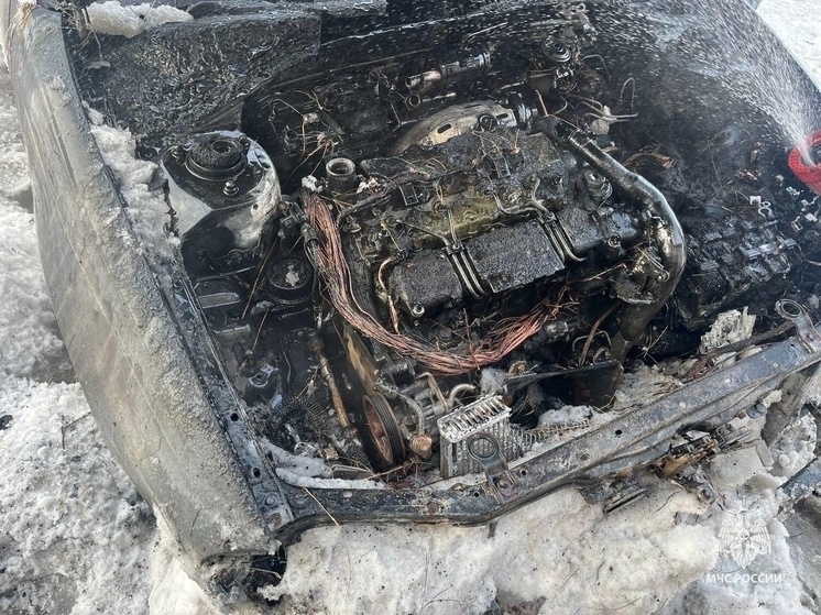     В Белгородском округе из-за неисправности загорелась «Тойота», фото: пресс-служба ГУ МЧС по Белгородской области