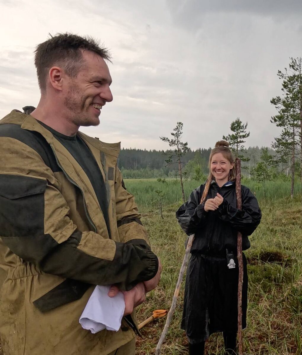 Съёмки на болотах сериала "Дикарка", фото из архива "Отвратительных" путешествий"