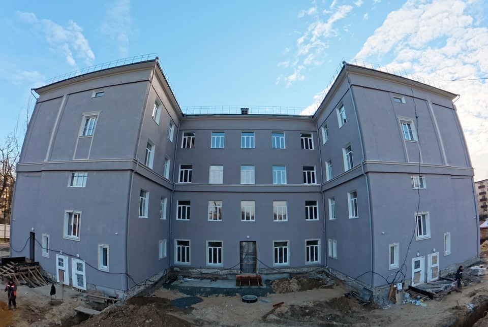    Восстановление Дома детского творчества возле «Азовстали» Александр ИВАНОВ