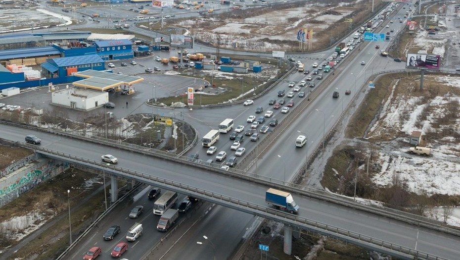 Автор фото: Антон Ваганов / "ДП". Путепровод через Мурманское шоссе в районе Мега-Дыбенко.