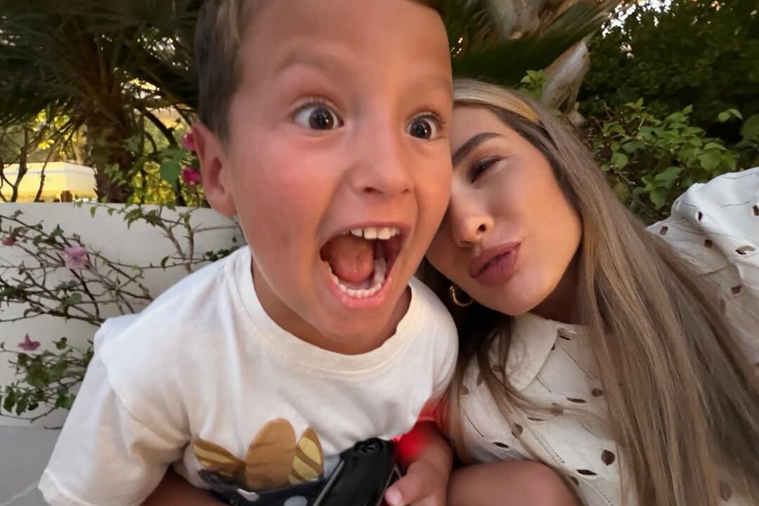     «Все эти годы ты говорил, что тебе 5 лет»: Кети Топурия показала трогательные фото с сыном в день его рождения