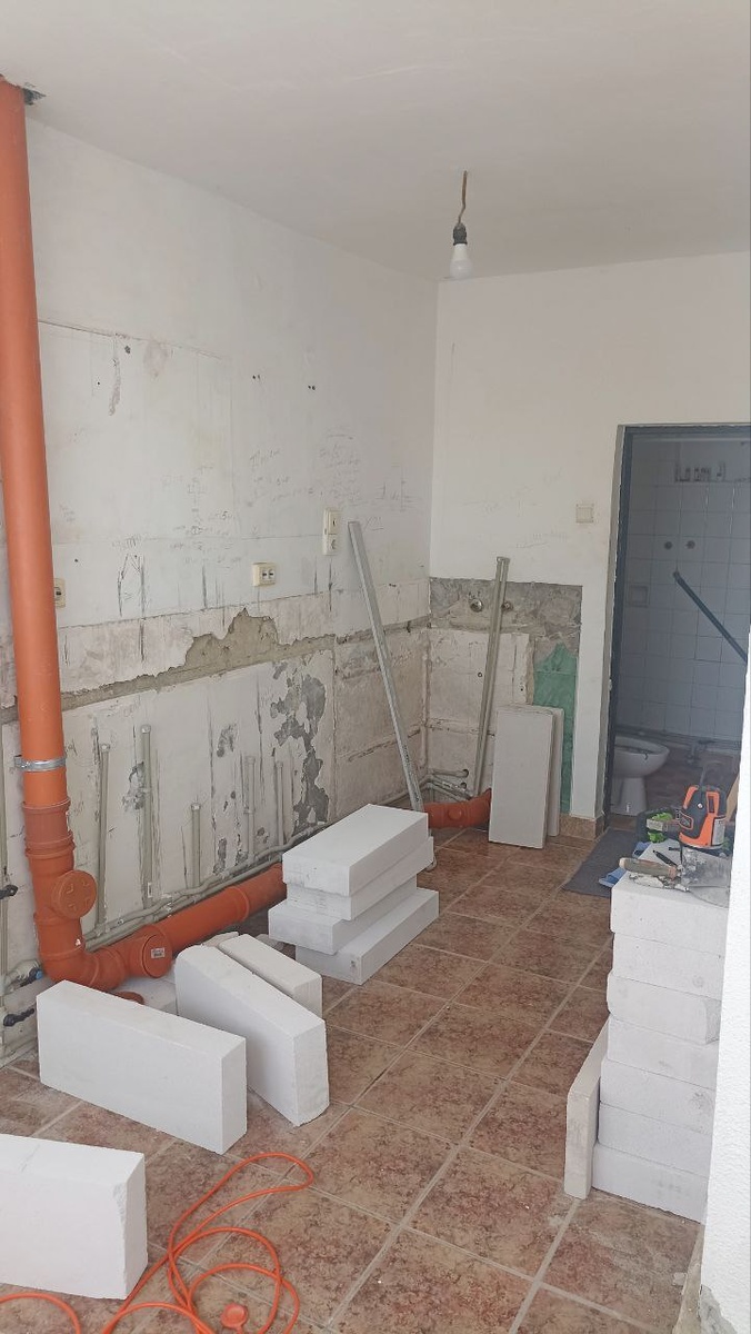 ведет долгий путь стройки.