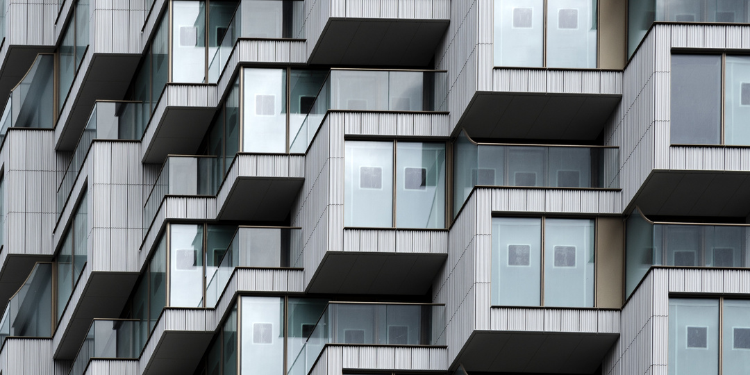 Доча, мы приехали, открывай