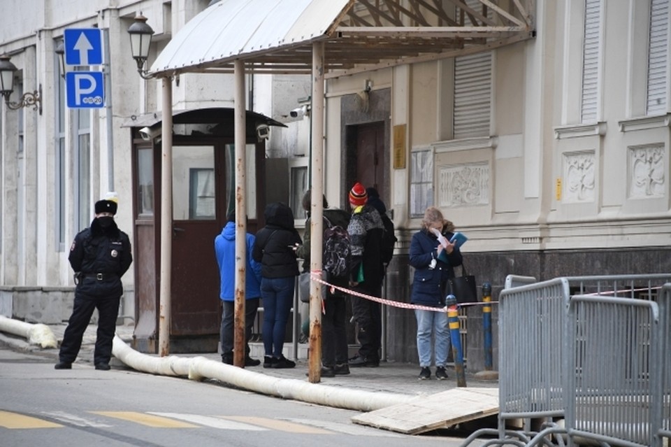    Дончанку доставили на допрос и она во всем созналась. Михаил ФРОЛОВ