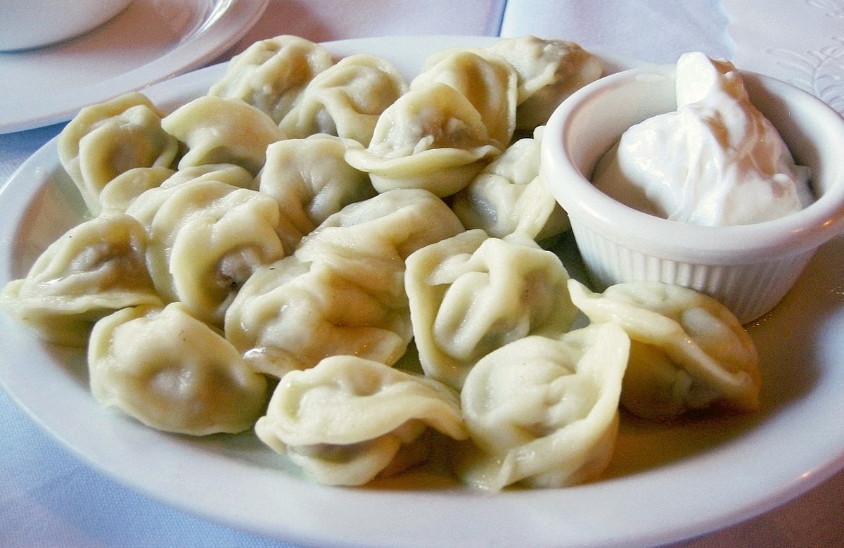    Считается, что форма пельменей была удобна для хранения, особенно в древние времена. Источник изображения: wikipedia.org