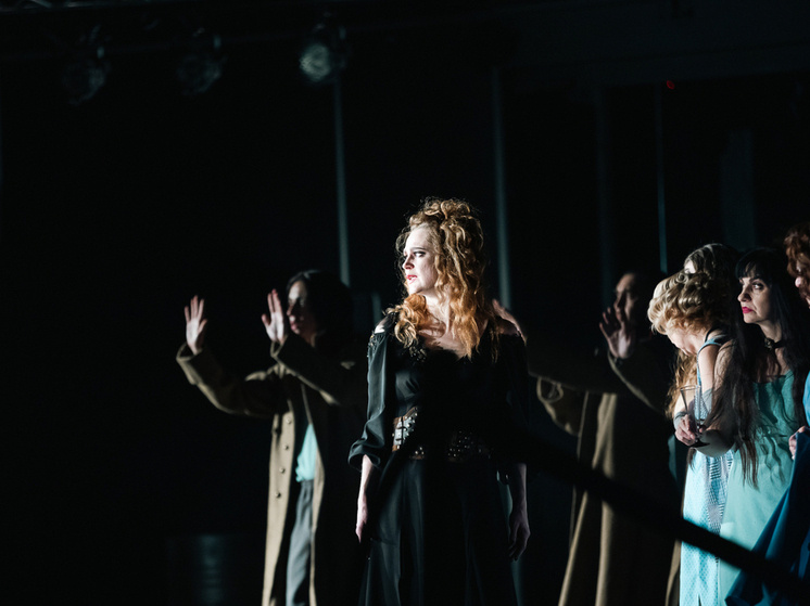     Сцена из спектакля "Зойкина квартира"