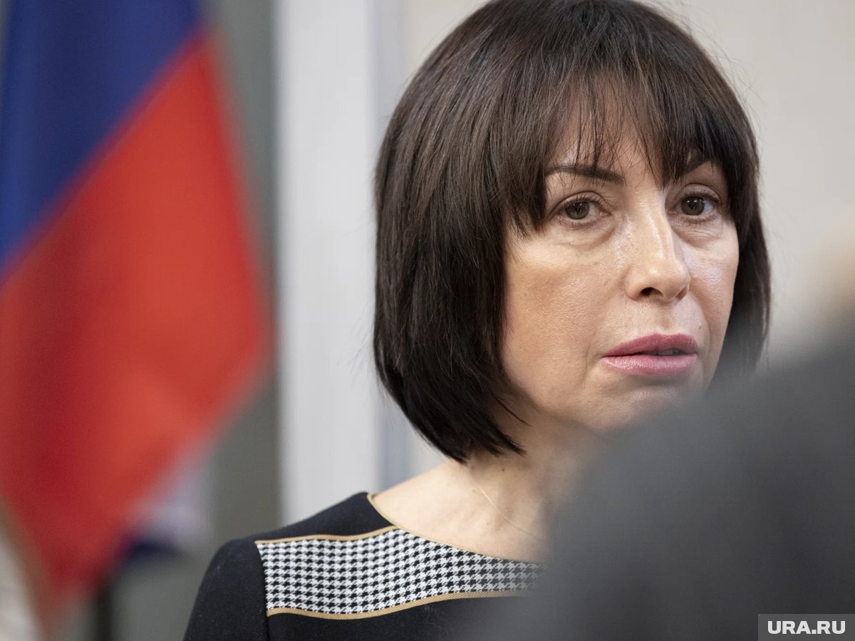     Татьяна Савинова осталась недовольна ходом ремонта поликлиник в Каменске-Уральском