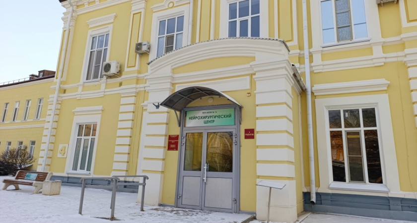 Волгоградские врачи спасли 19-летнюю пациентку с редким нарушением в сосудах мозга​