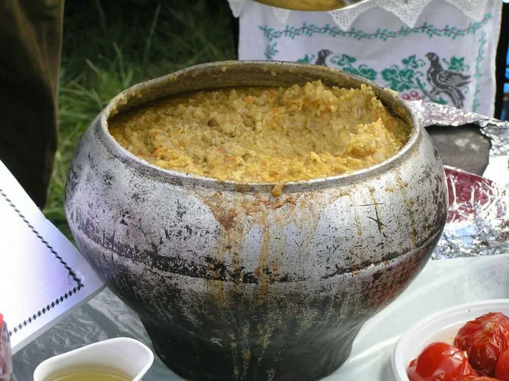 Каша в чугунке