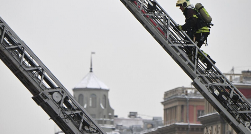    Работа противопожарной службы РФ в здании Театра Сатиры на Триумфальной площади в Москве | © РИА Новости / Кирилл Зыков