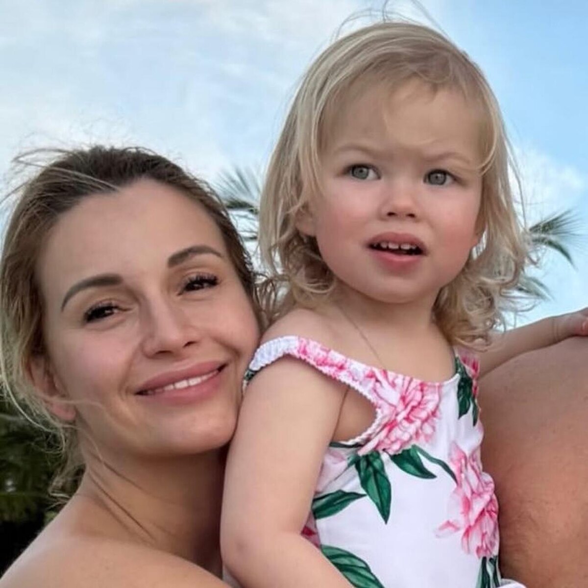    Ольга Орлова с дочерью соцсети