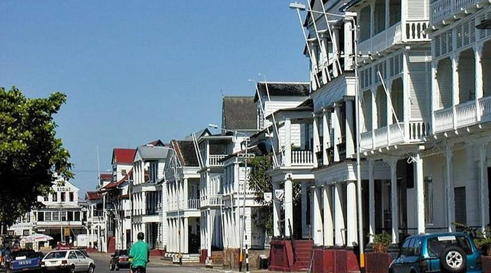 Пока ещё Парамарибо больше похож на деревню, чем на столицу