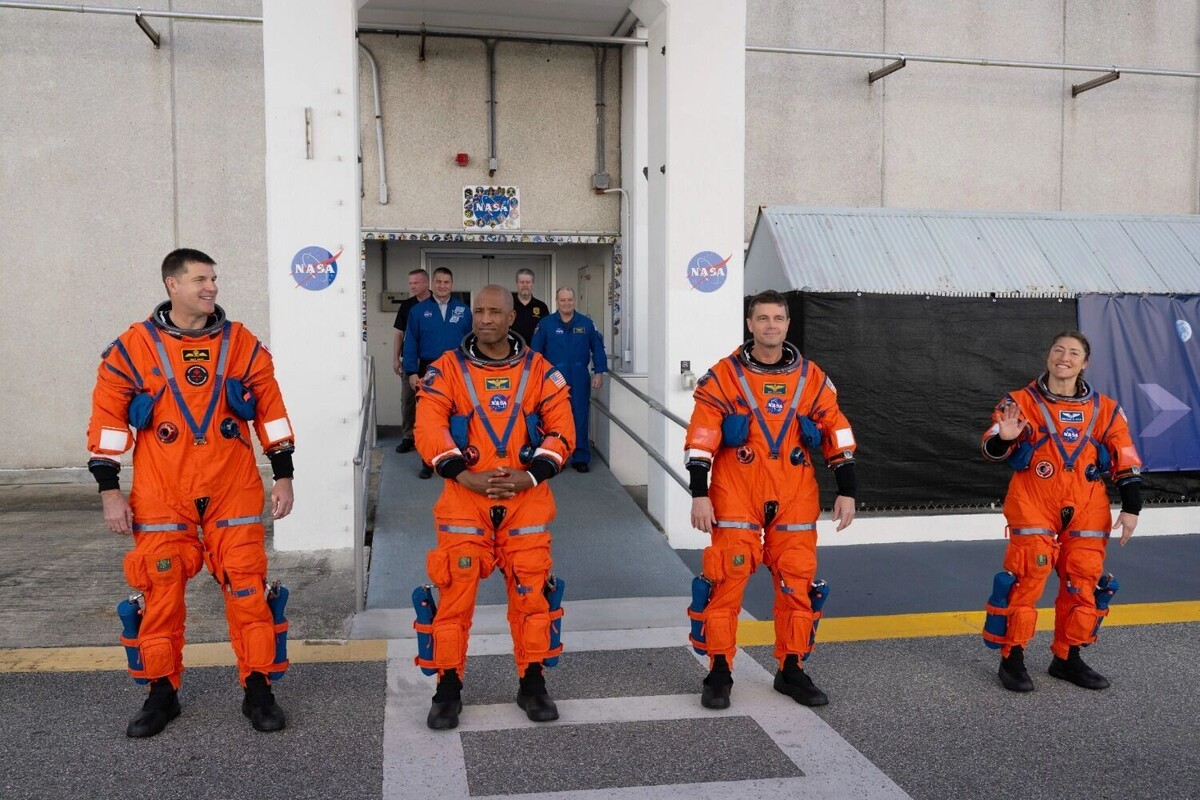 NASA сосредоточила усилия на отправке людей на Луну   NASA