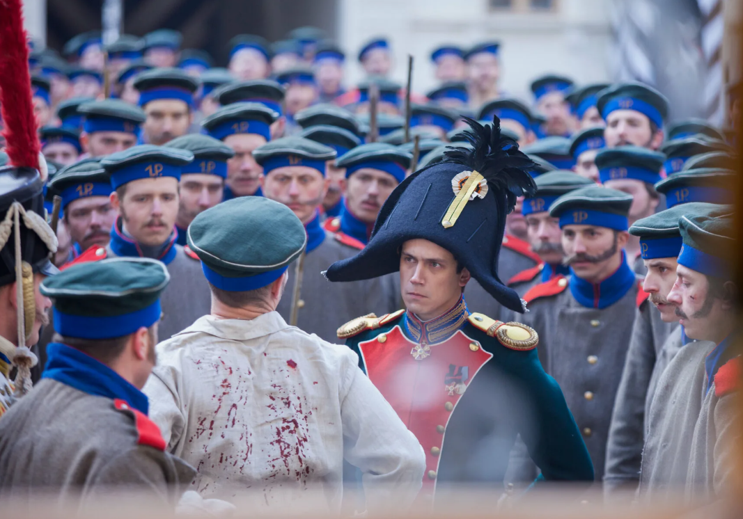 Бунт в Семеновском полку. Кадр из фильма ""Союз спасения. Время гнева". Источник - https://www.kinopoisk.ru/picture/3455599/?utm_referrer=yandex.ru